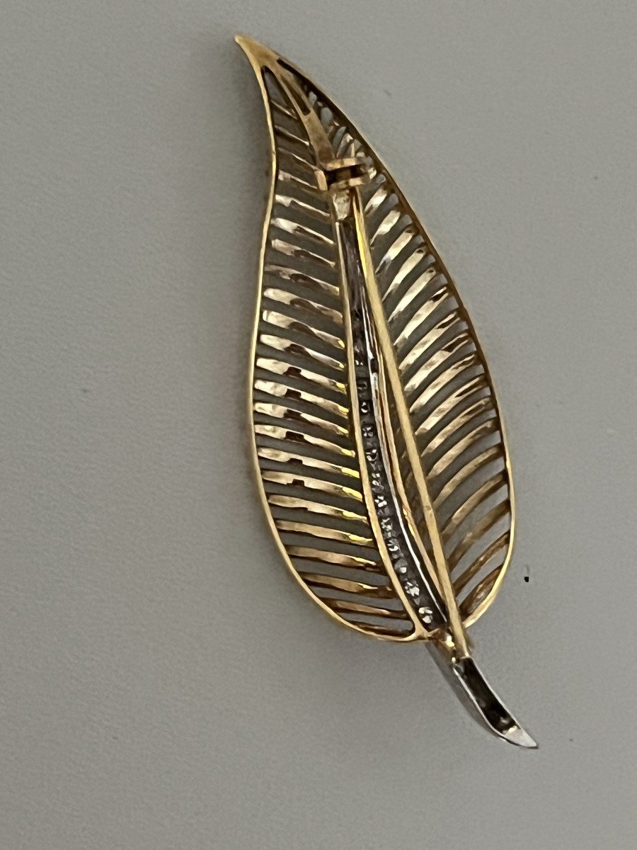 5324- Yellow Gold And Gray Diamonds Feather Brooch-photo-4
