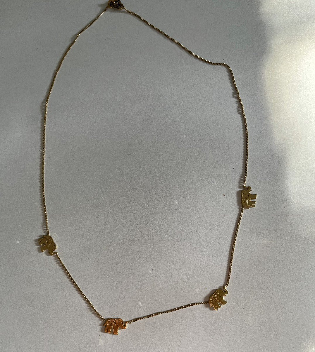 4611- Yellow Gold Choker Necklace With Elephant Links
