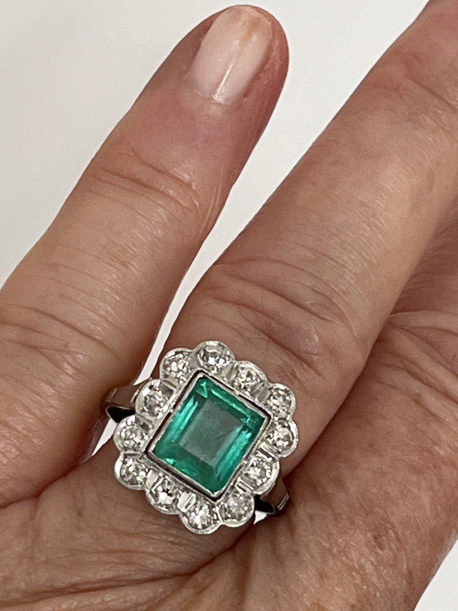 5647- Platinum Emerald Diamond Ring-photo-2