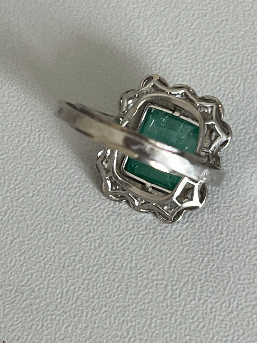 5647- Platinum Emerald Diamond Ring-photo-3