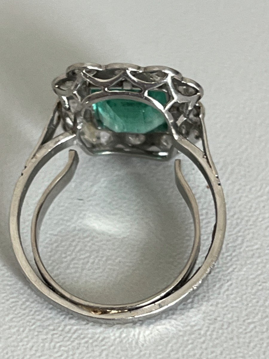 5647- Platinum Emerald Diamond Ring-photo-4