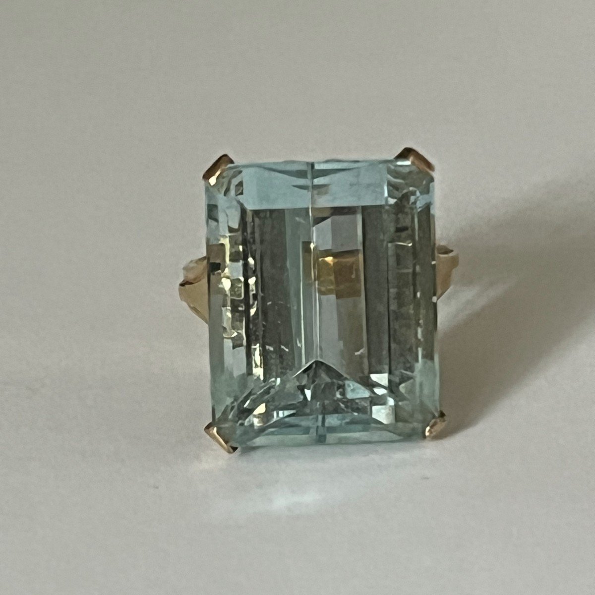 5638- Bague Or Jaune Aigue-marine De 22,00 Ct