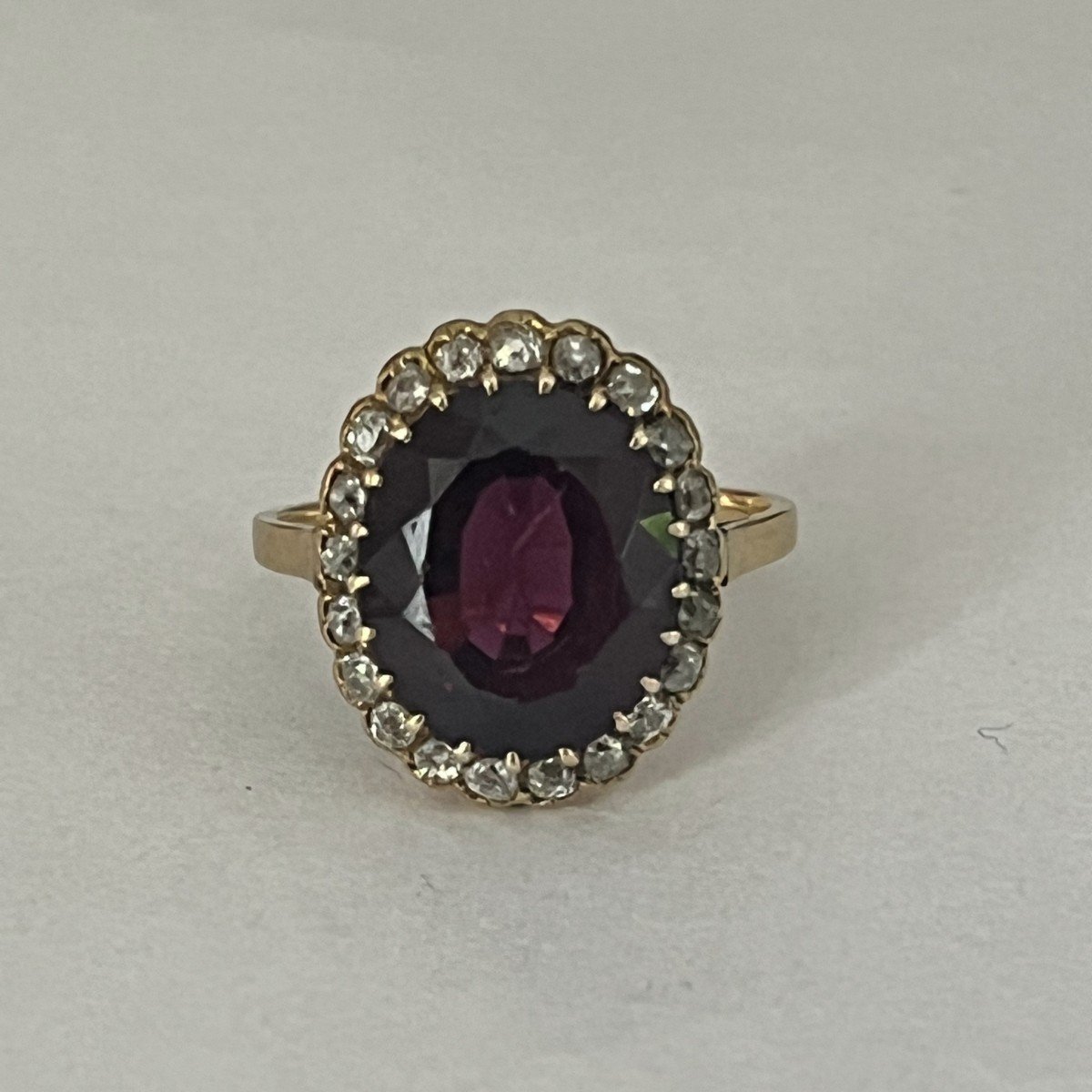 5670- Bague Or Jaune Grenat Diamants