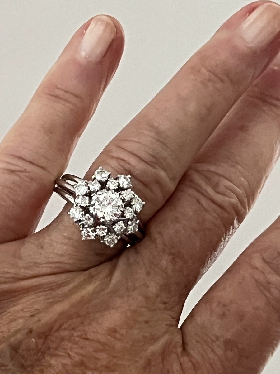 5889- Marguerite Ring In White Gold With Diamonds (0.90 Ct In The Center)-photo-2