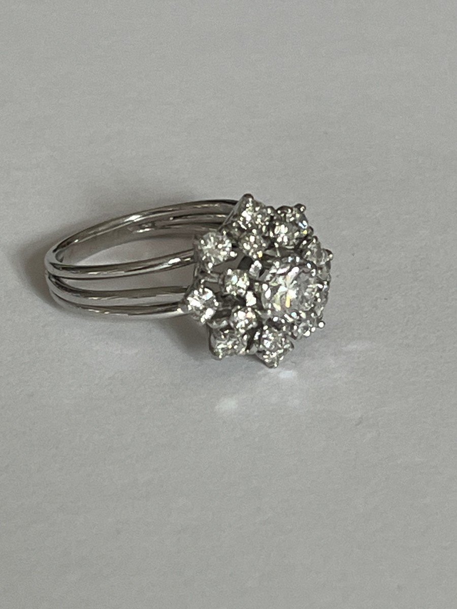 5889- Marguerite Ring In White Gold With Diamonds (0.90 Ct In The Center)-photo-4
