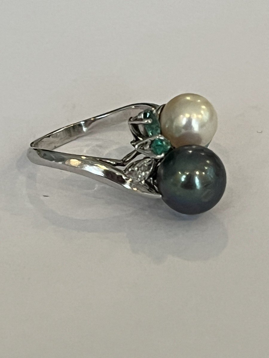 6089- Bague Vous & Moi Or Gris Perles Emeraudes Diamants-photo-3