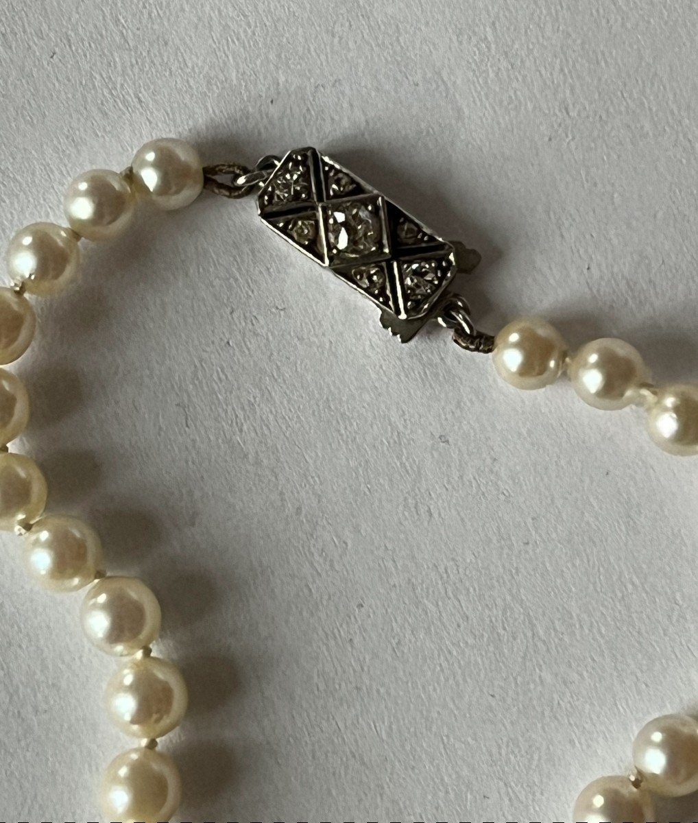 6243- Collier Perles Akoya Fermoir Platine Diamants