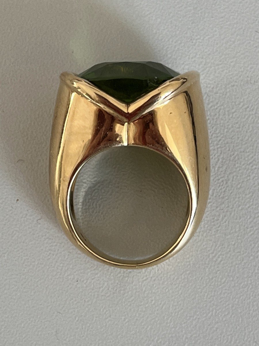 4139- Bernardeau Yellow Gold Peridot Signet Ring-photo-3