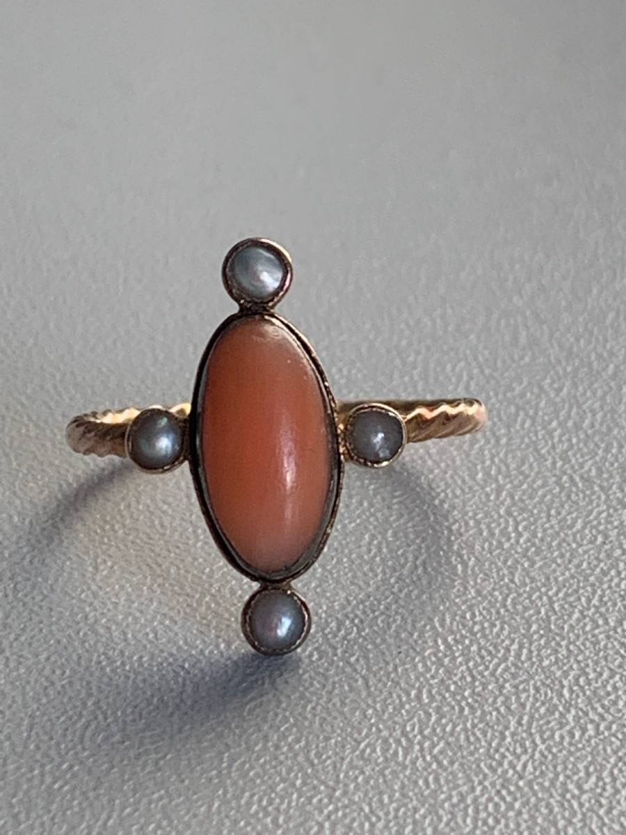 2767- Antique Yellow Gold Coral Pearl Ring