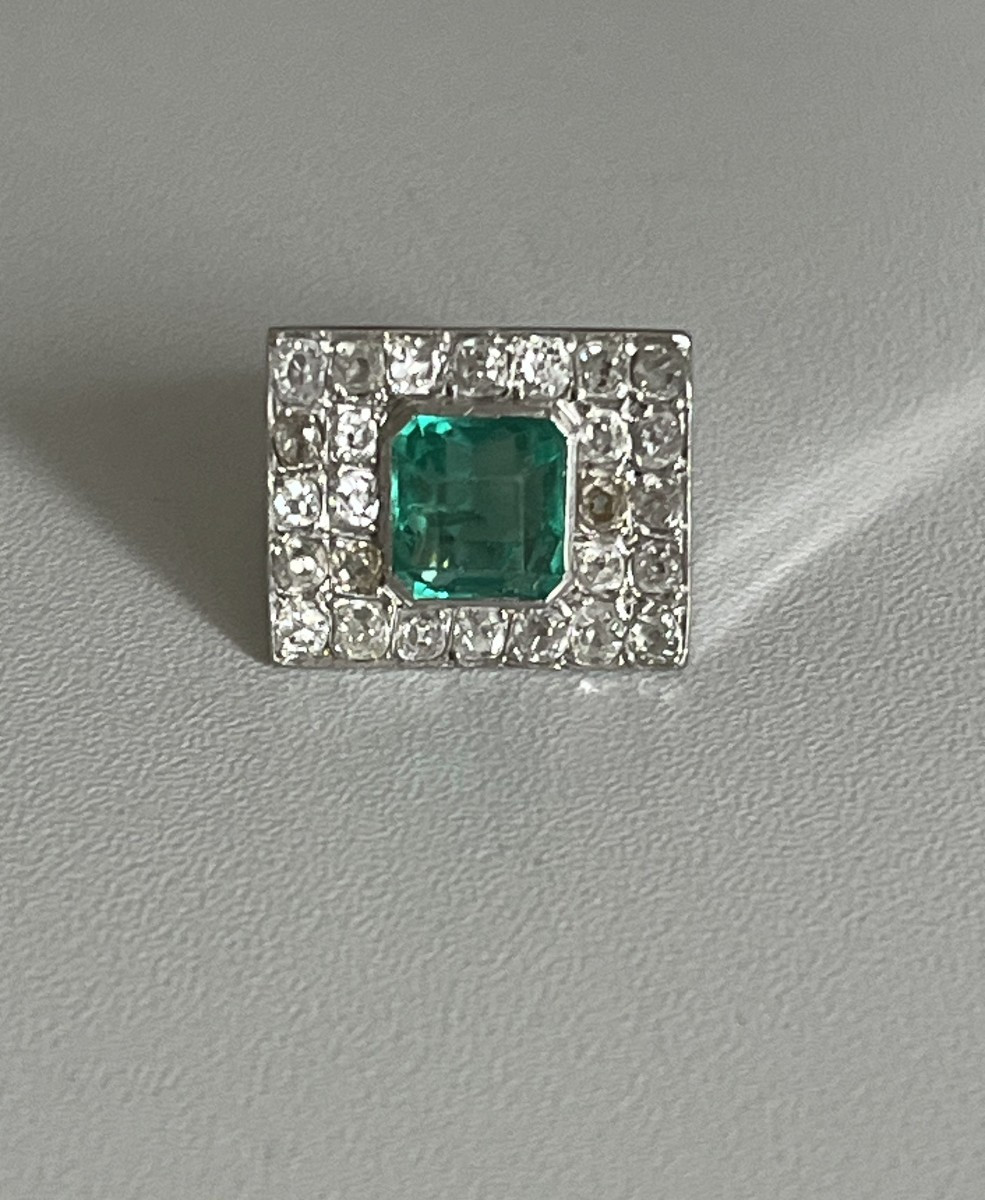 4412- Bague Chevalière Or Gris Emeraude Diamants