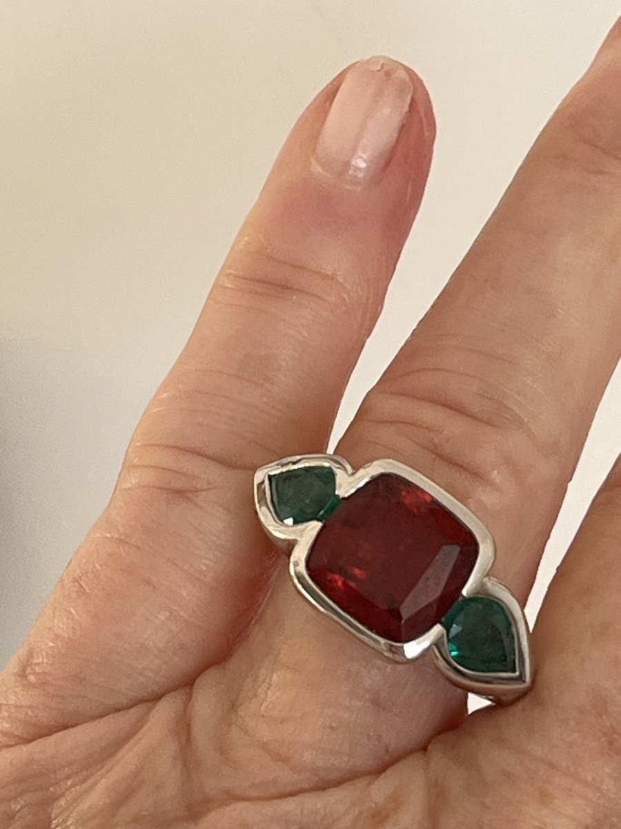 6488- Important White Gold Ring With Tourmaline And Emeralds-photo-3