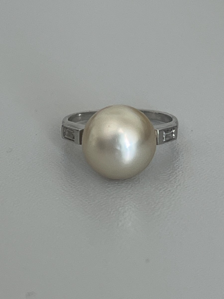 6490- Bague Platine Perle Akoya Diamants Baguette
