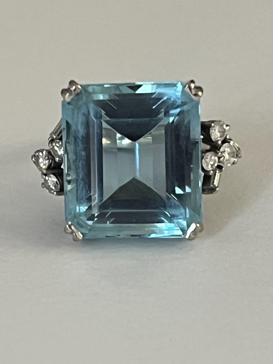 6526- Bague Or Gris Belle Aigue-marine 15 Ct Diamants