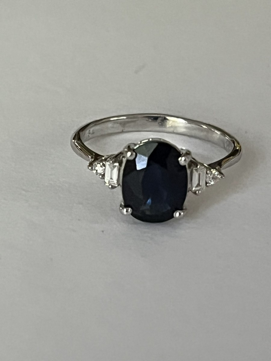 6616- White Gold Ring Sapphire 2.64 Ct Diamonds