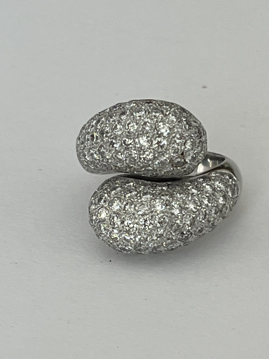 6593- Important Cross Ring White Gold Diamonds 6.80 Ct