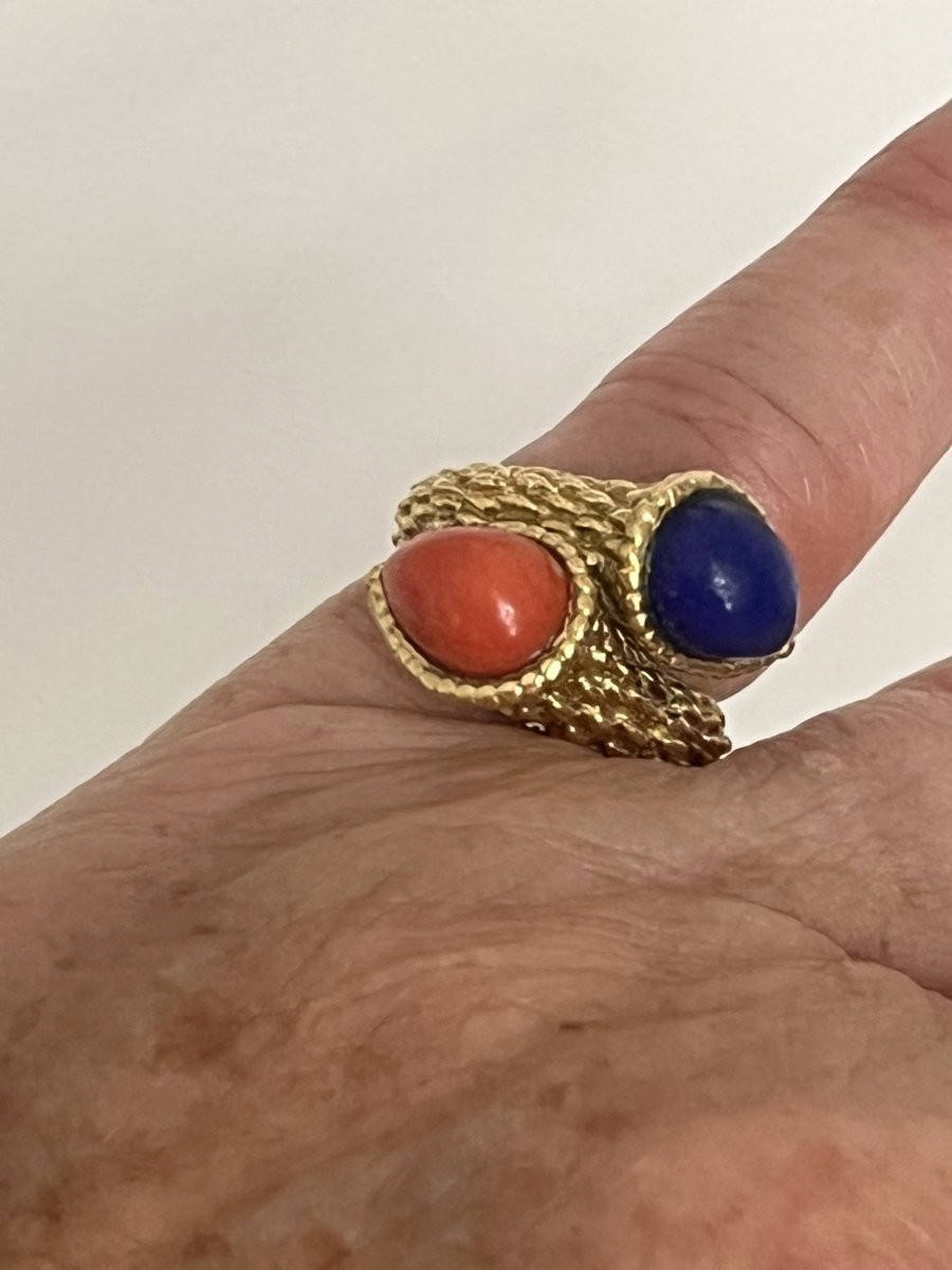 6663- You & Me Cocktail Ring Yellow Gold Coral Lapis Lazuli-photo-2