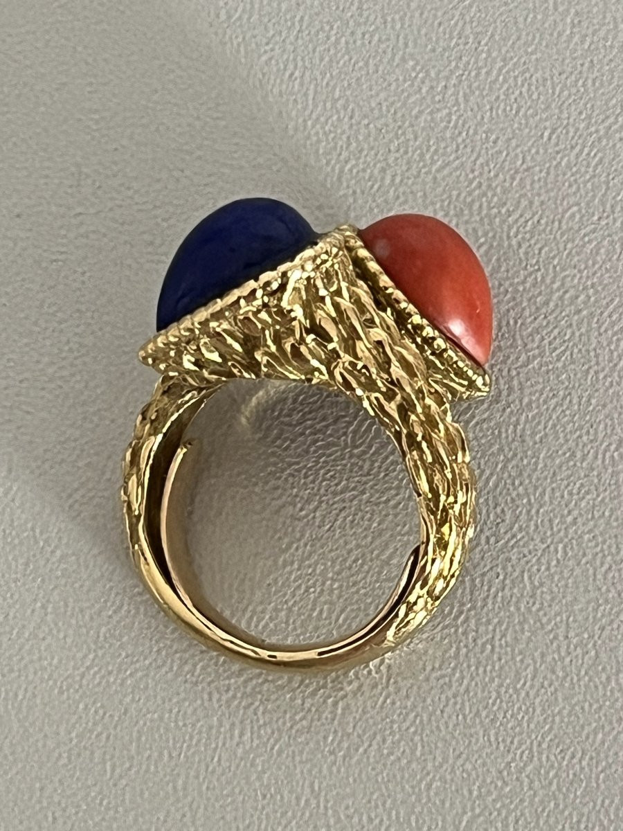 6663- You & Me Cocktail Ring Yellow Gold Coral Lapis Lazuli-photo-4