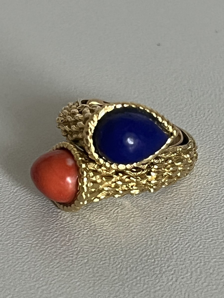6663- You & Me Cocktail Ring Yellow Gold Coral Lapis Lazuli