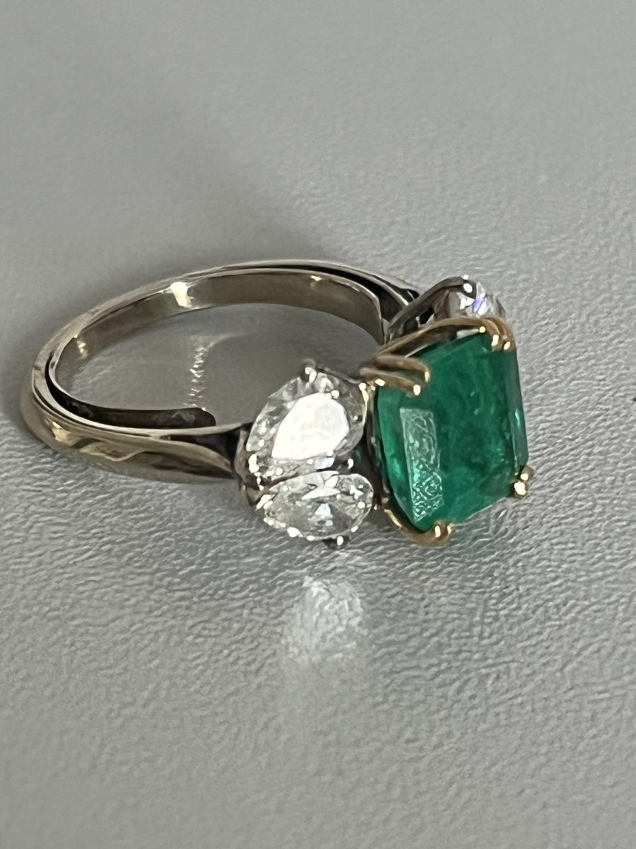 6727-Bague Or Gris et Or Jaune Jolie Emeraude 2,30 ct Diamants-photo-4