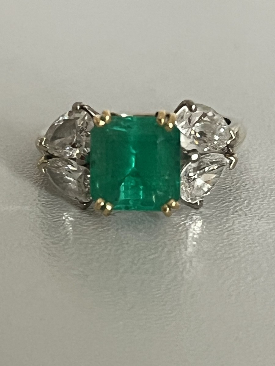 6727-Bague Or Gris et Or Jaune Jolie Emeraude 2,30 ct Diamants-photo-1