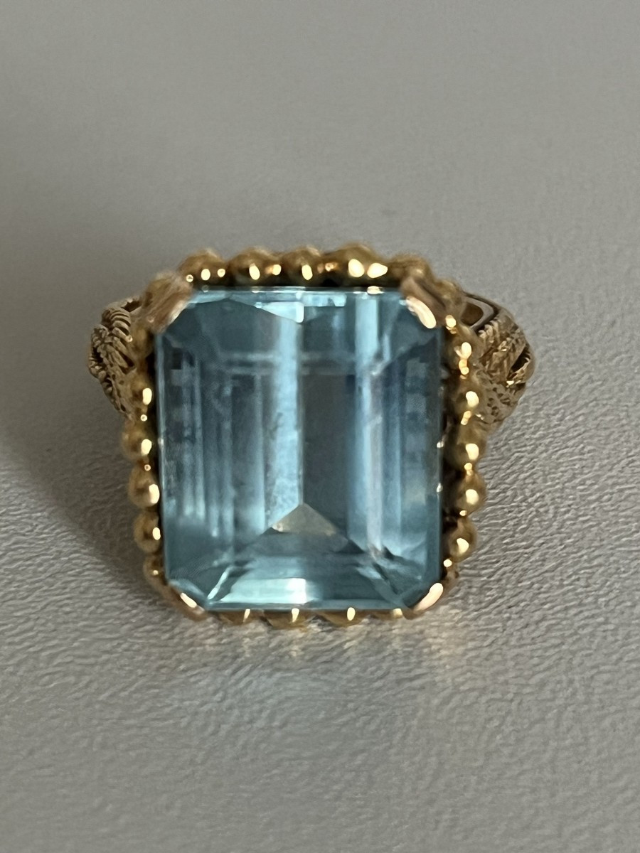 6755- Yellow Gold Aquamarine Ring 9.00 Ct
