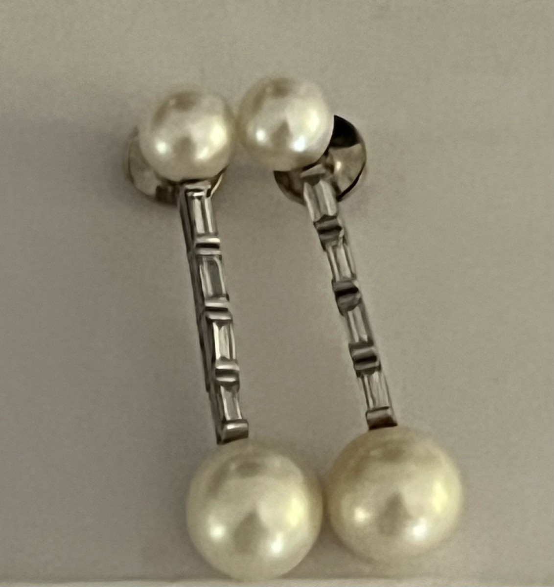 6752- White Gold Pearl And Diamond Drop Earrings