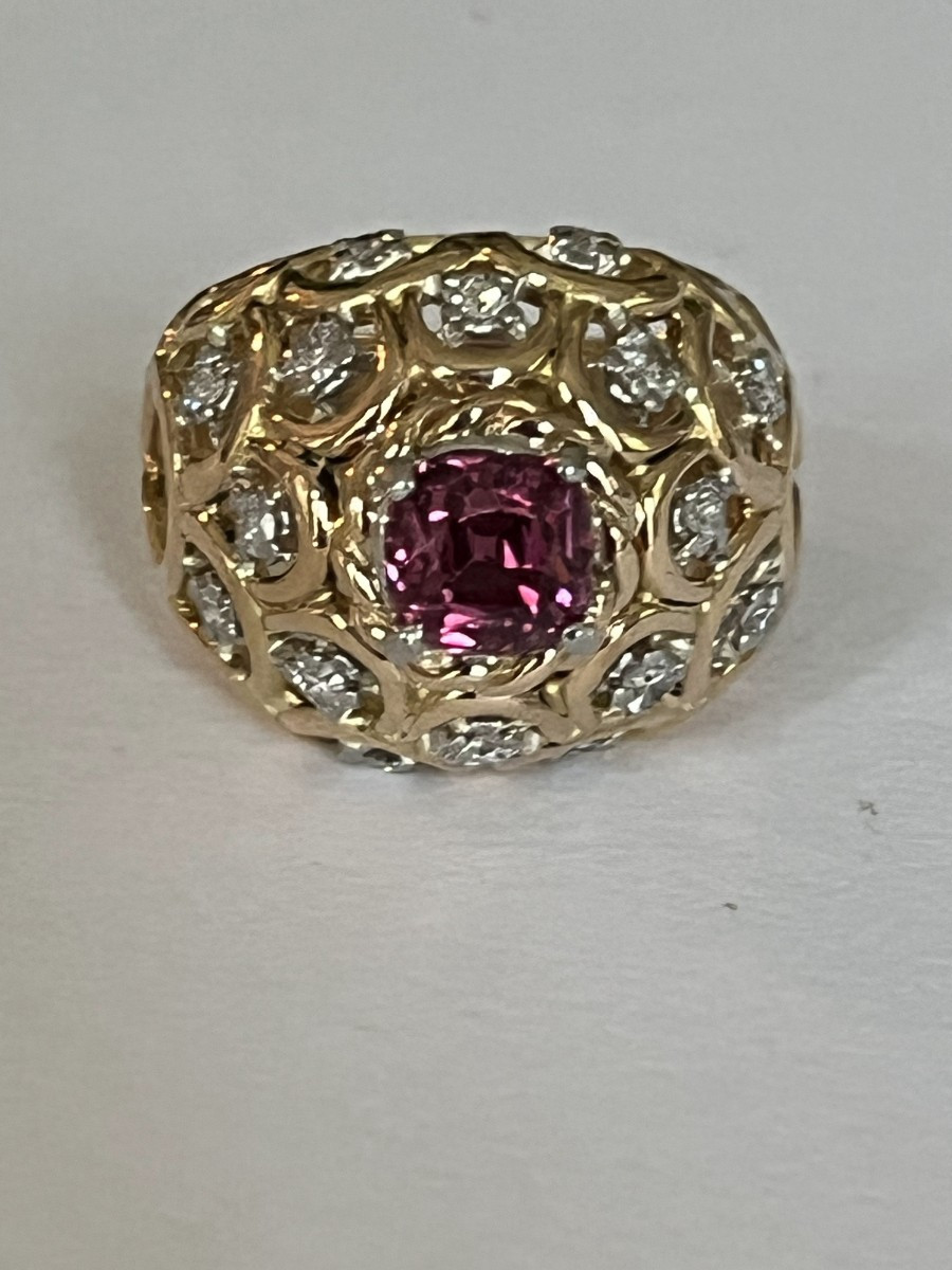 6653- Yellow Gold Dome Ring Red Spinel Diamonds