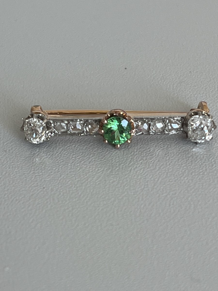 1041- Antique Yellow And Grey Gold Barrette Brooch Tsavorite Garnet Diamonds