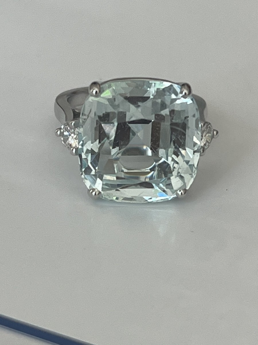 6629- Bague Or Gris Aigue-Marine (16,00 ct) Diamants
