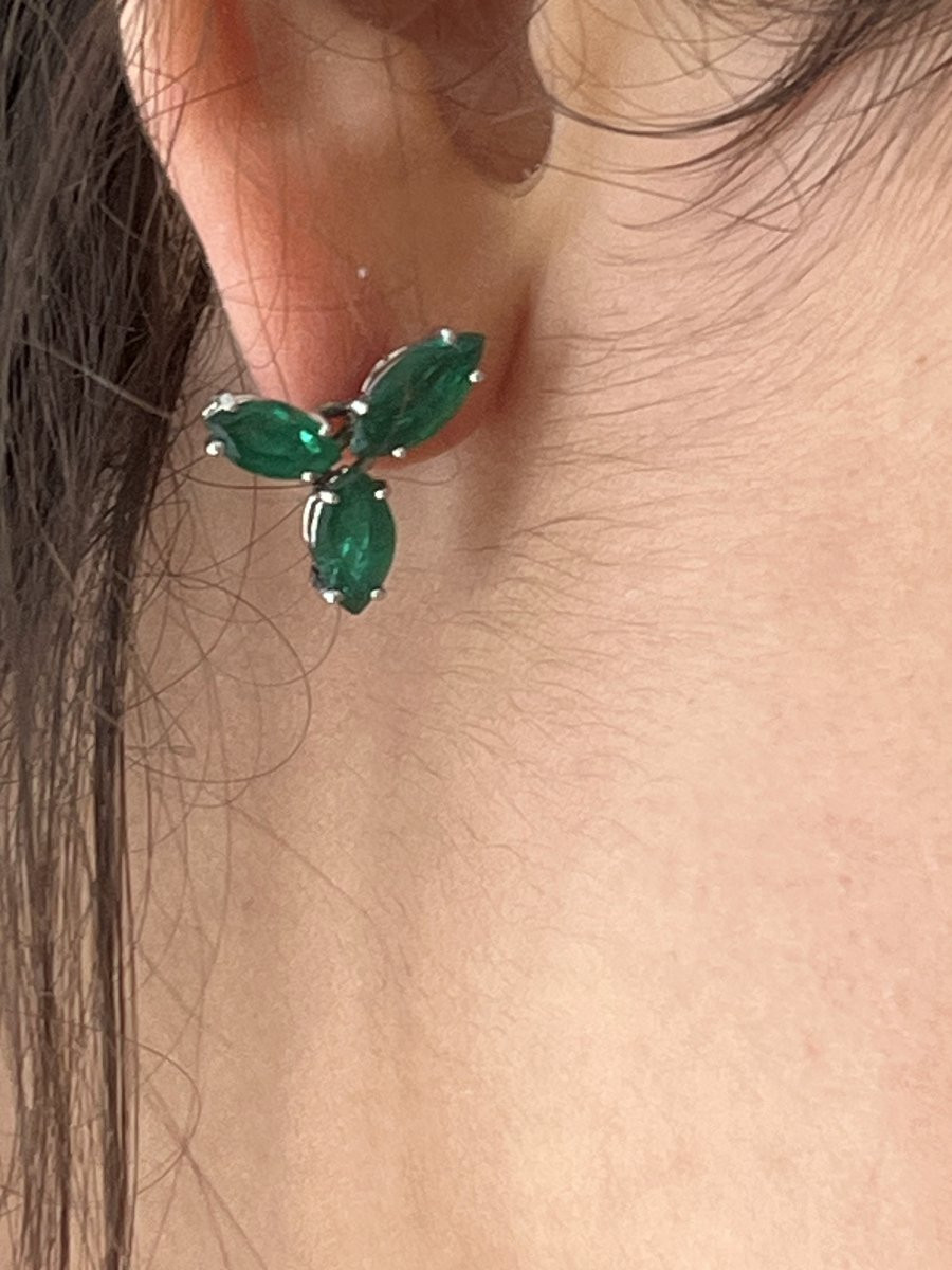 6798- White Gold Emerald Earrings-photo-2