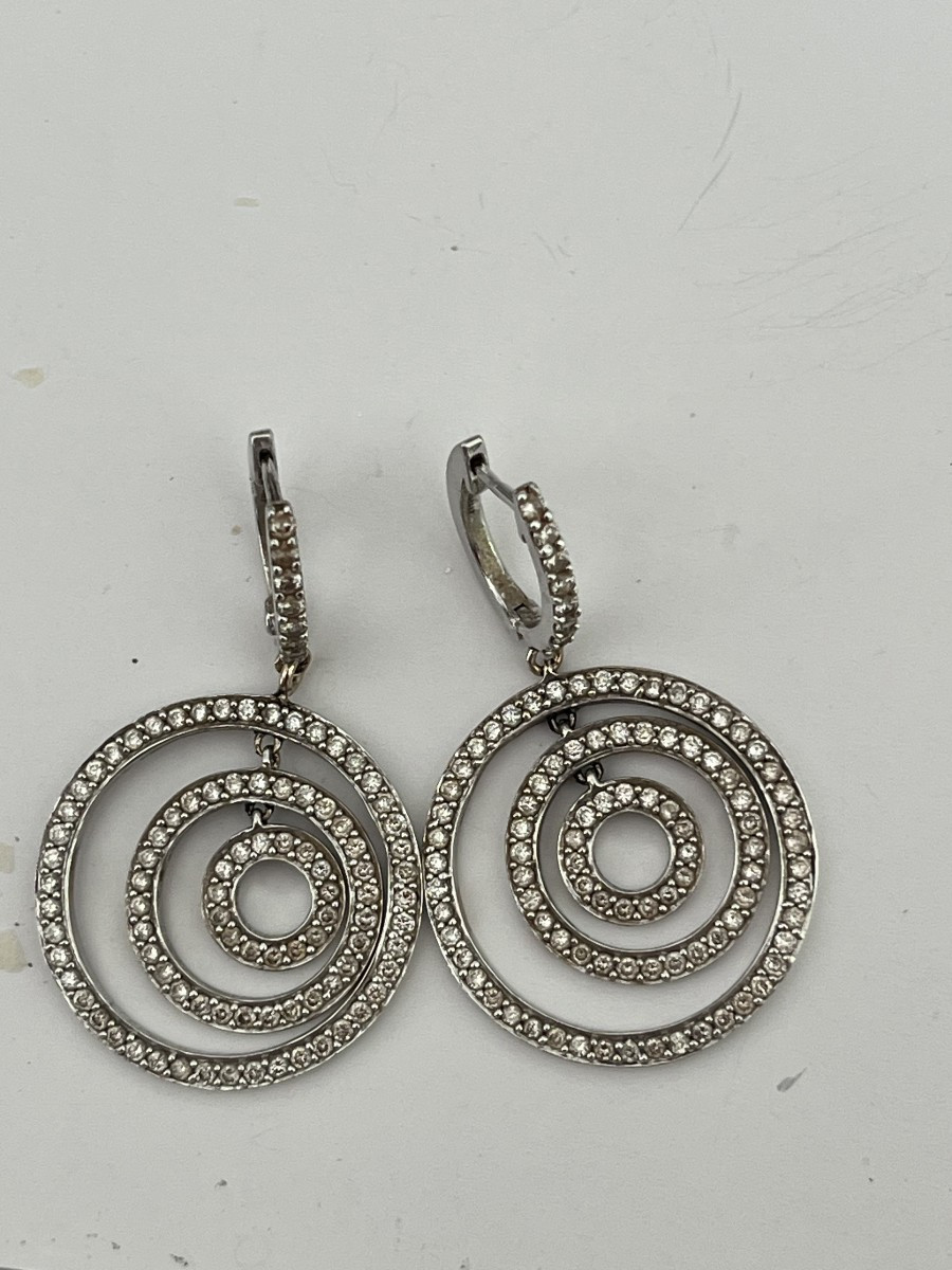 6823- Boucles d'Oreilles Pendants Or Gris Diamants