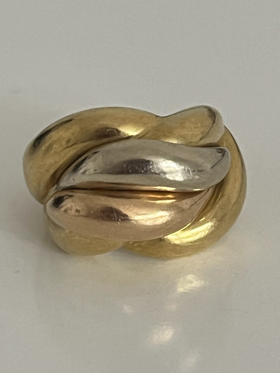 6946- Interlaced Ring 3 Golds