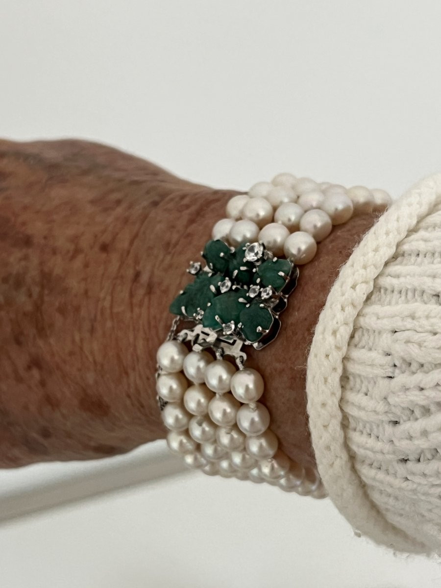 6955- 4 Row Pearl Bracelet Yellow Gold Clasp Engraved Emeralds-photo-3
