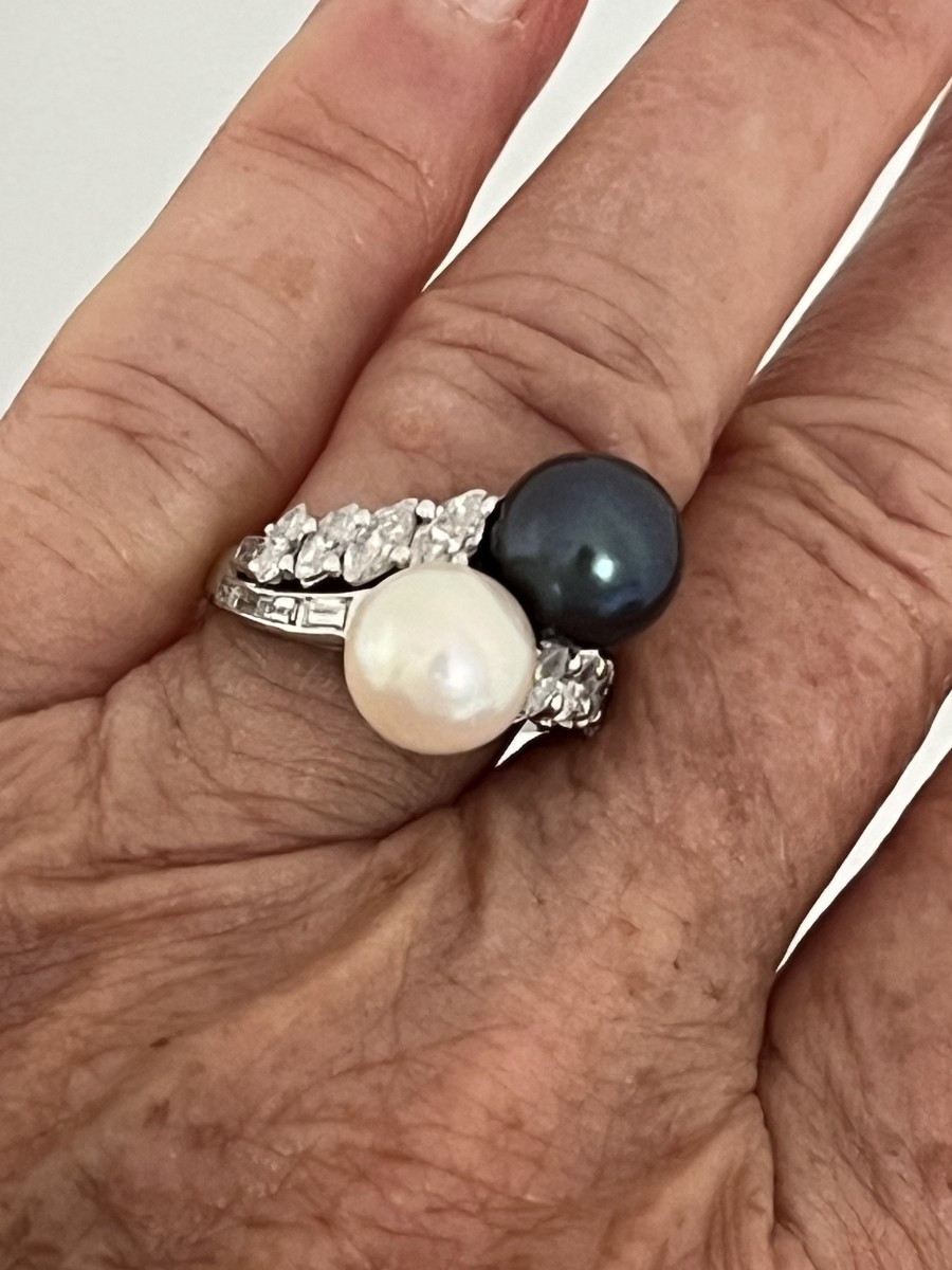 6956- Toi & Moi Platinum Ring Akoya Pearls Diamonds-photo-1