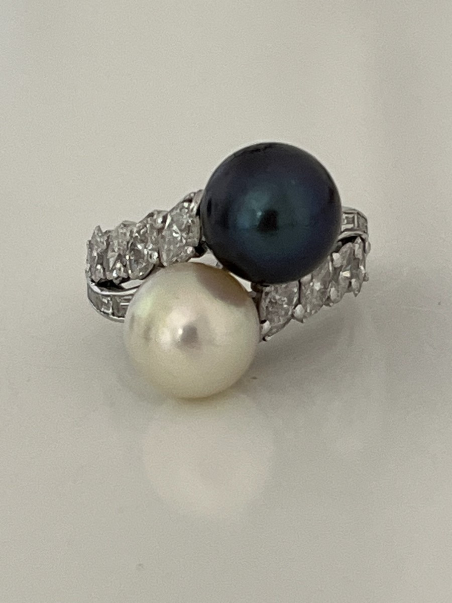 6956- Toi & Moi Platinum Ring Akoya Pearls Diamonds
