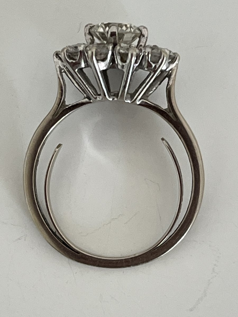 6957- White Gold Marguerite Ring With Diamonds (0.70 Ct In The Center)-photo-2