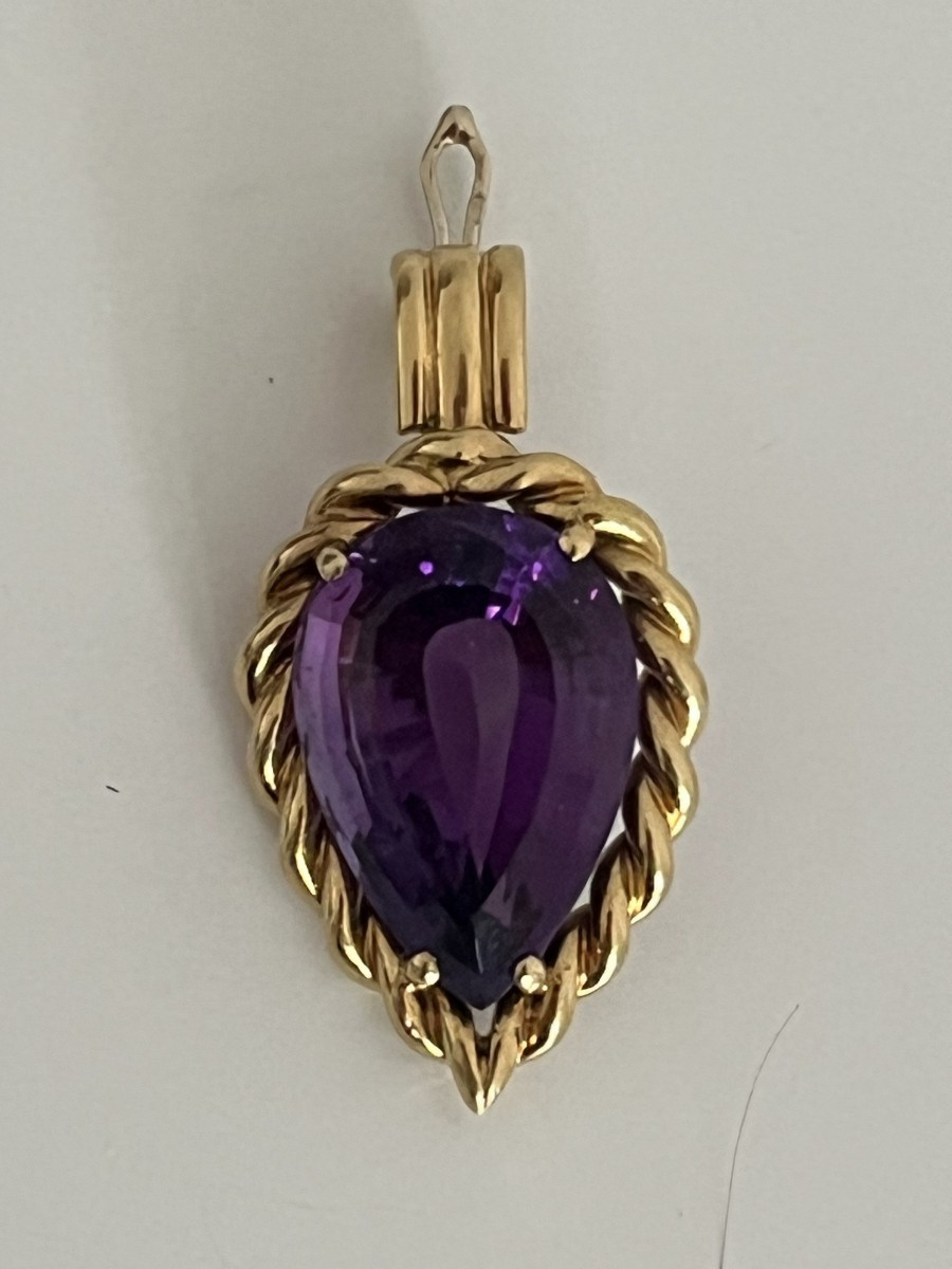 6970- Yellow Gold Amethyst Pendant 1970s