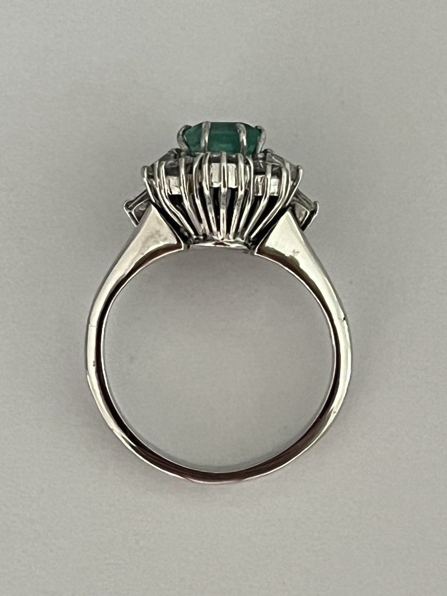 7043- Bague Or Gris Emeraude Diamants 1,20 ct-photo-4