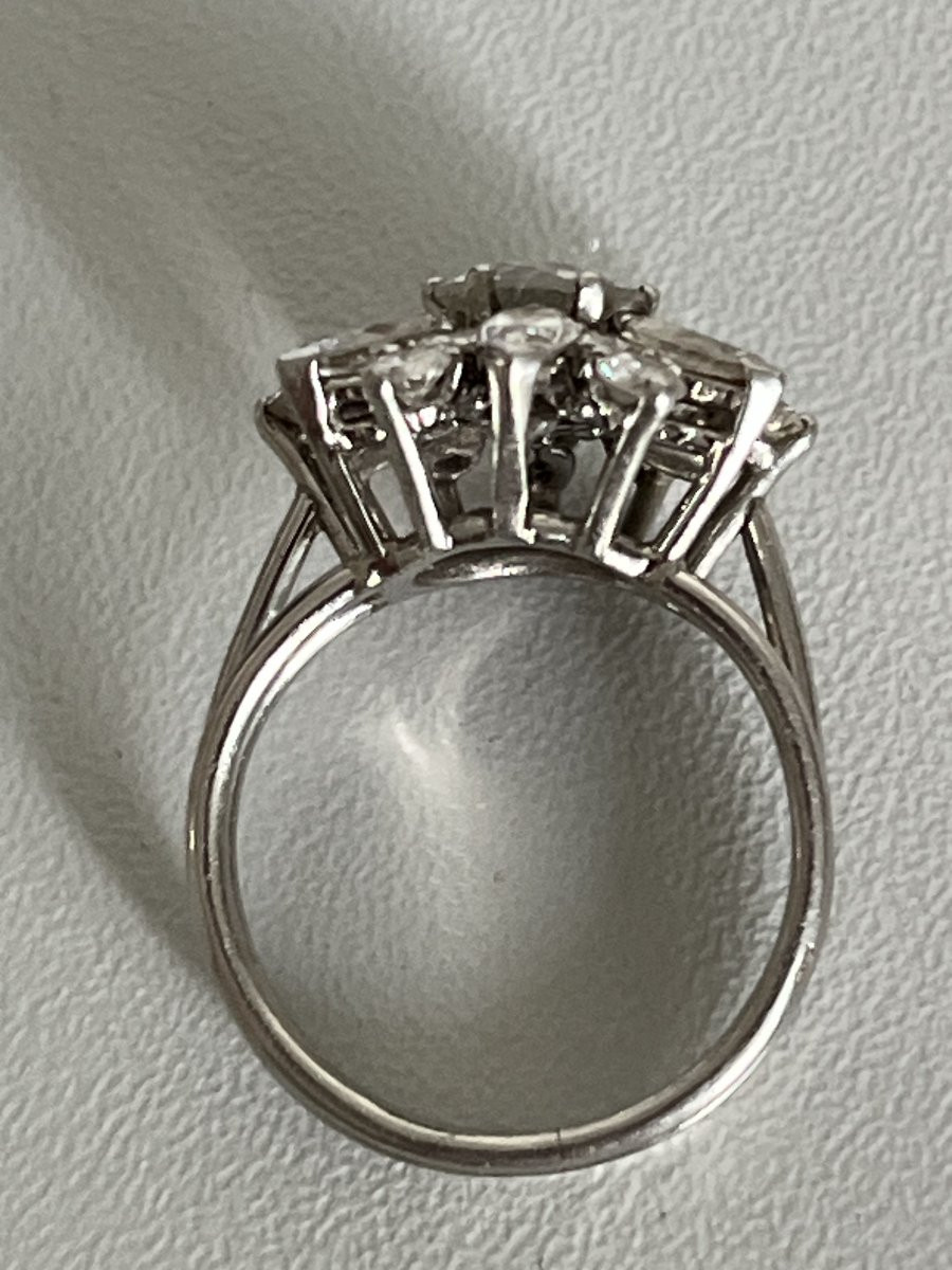 7049 - Daisy Ring In Platinum And Diamonds (0.80 Ct Center Diamond, Total Diamonds 2.00 Ct)-photo-4