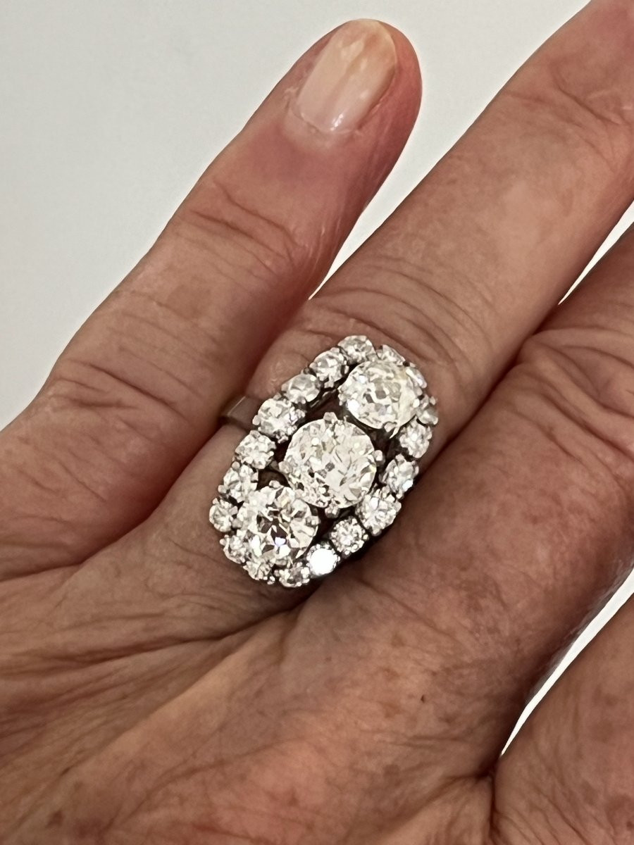 6950 - Platinum And Diamond Ring (2.40 Ct Total Center Diamond)-photo-2