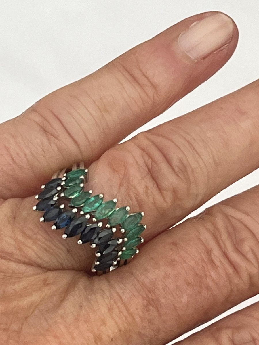 6796- Bague Or Gris Saphirs Emeraudes-photo-4