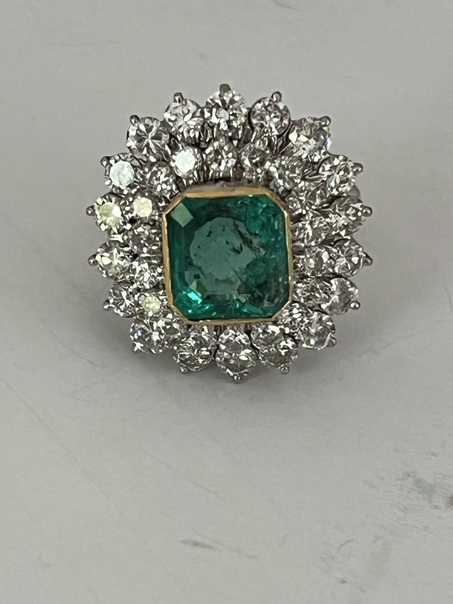 6809- Bague Vintage Or Gris Emeraude Colombie (Certifiée) Diamants