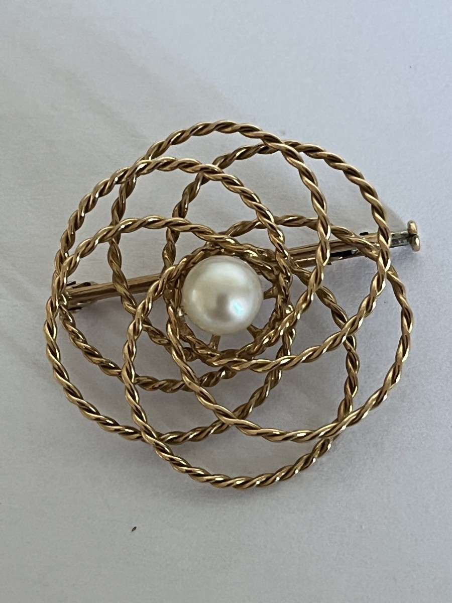 7276a - Vintage Brooch, Yellow Gold Thread, Akoya Pearl