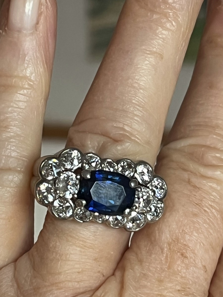 5073 - Vintage Platinum Ring With Cushion-cut Sapphire 3.66 Ct And Diamonds 3.00 Ct-photo-1