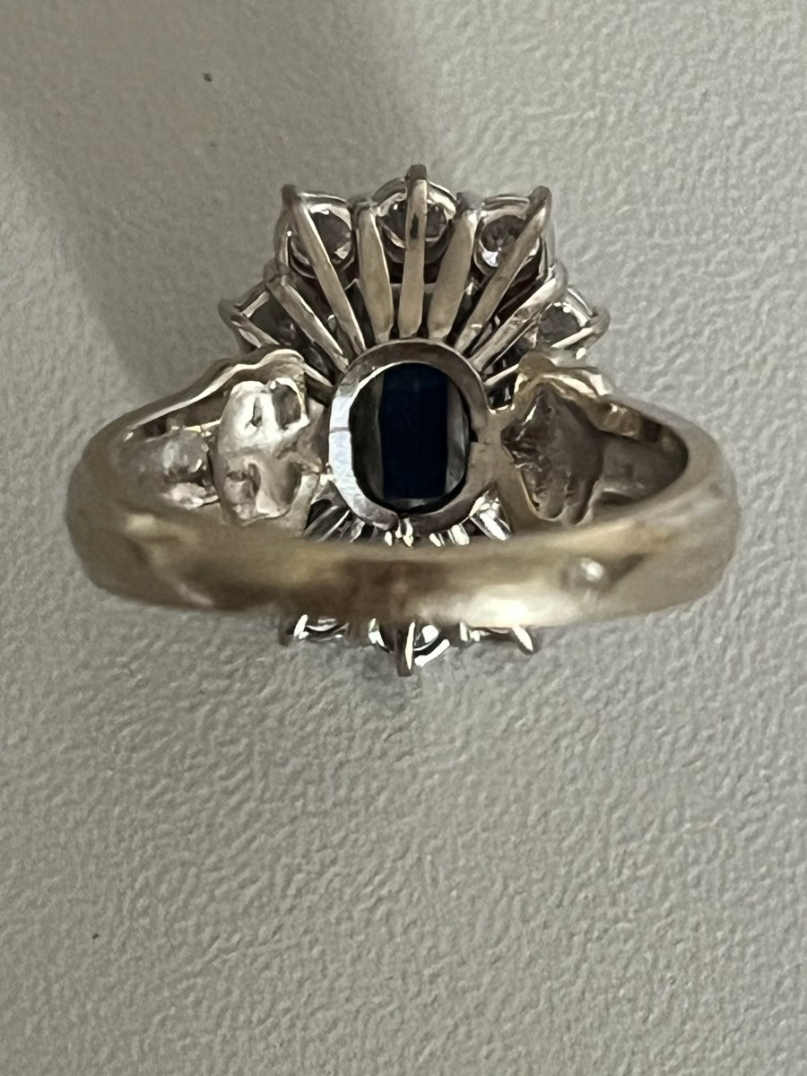 7190 - White Gold Ring With Sapphire And Diamonds-photo-3