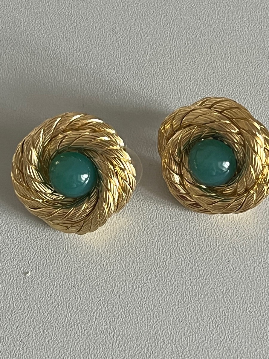 3658 - Vintage Yellow Gold Chalcedony Earrings