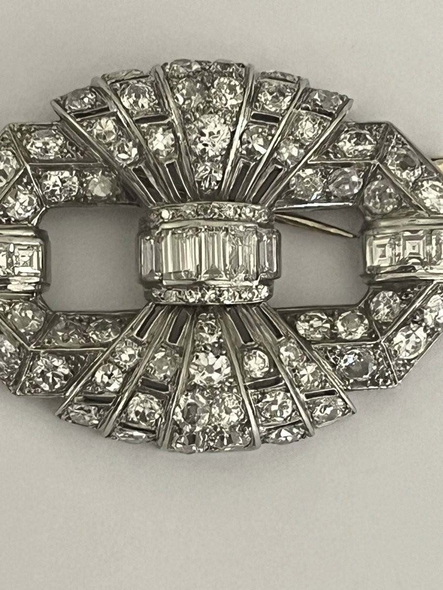 5427 - Art Deco Brooch In Platinum, Grey Gold, And Diamonds-photo-3