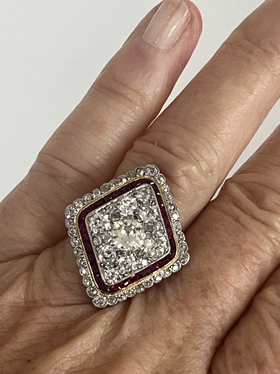 7103 - Belle Epoque Ring In Yellow Gold With Diamonds (2.00 Ct) And Ruby-photo-1