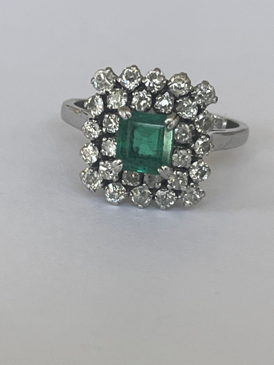 7127- Bague Vintage Or Gris Platine Emeraude Diamants