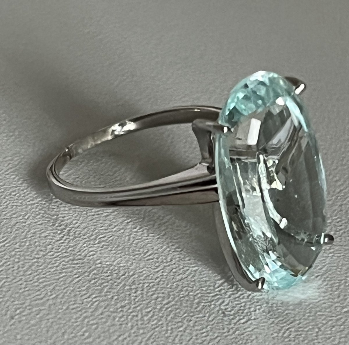 7135 - 13.00 Ct Grey Gold Aquamarine Ring-photo-4
